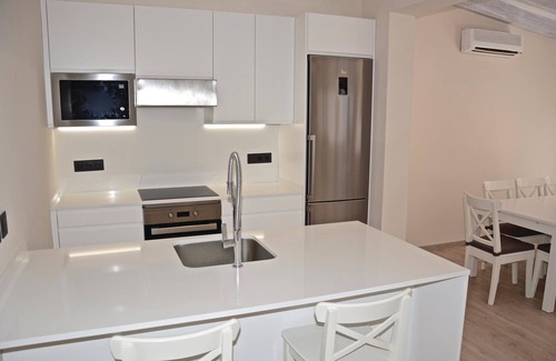 El Molinar House | Spacious 4-Bedroom Retreat with Ocean View in Palma