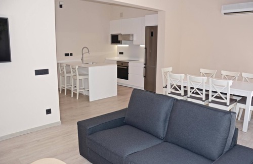 El Molinar House | Spacious 4-Bedroom Retreat with Ocean View in Palma