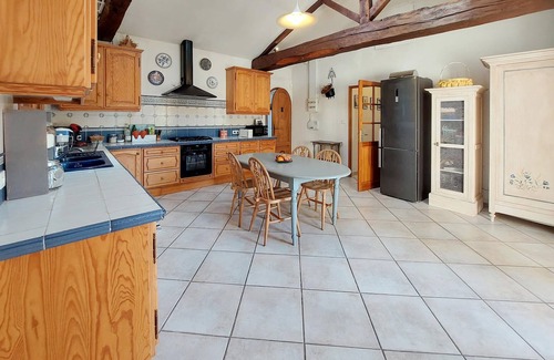 Ambares-et-Lagrave House | Awesome home in Ambares et Lagrave