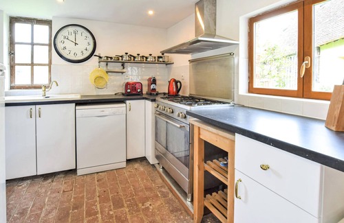 Vieux-Pont-en-Auge House | Guest Rated 10/10: Family-Friendly Retreat in St Pierre en Auge