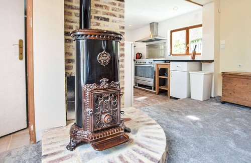 Vieux-Pont-en-Auge House | Guest Rated 10/10: Family-Friendly Retreat in St Pierre en Auge
