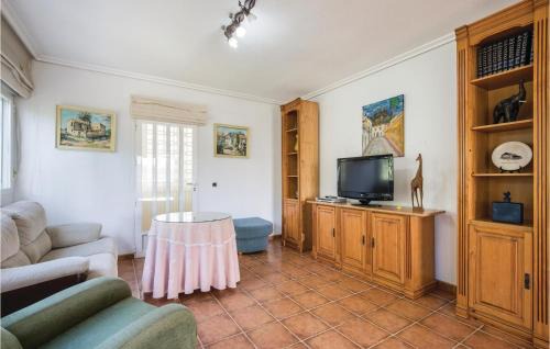 Caravaca de la Cruz House | Cozy Home in Caravaca with Kitchen and Pool Access
