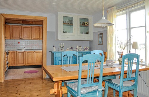 Arjang House | Discover Övre Blomsjön: A Perfect Hiking Getaway