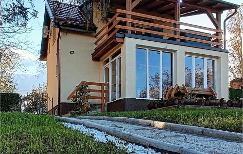 Aljmas House | Inviting Two-Bedroom Home with Pool in Aljmas