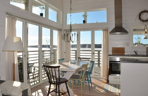 Amotfors House | Charming Cottage with Lake View and Spa Retreat Awaits
