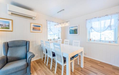 Gulen Municipality House | Cozy Home in Ånneland with Free Wifi for Family Fun