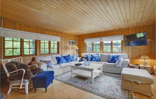 Maribo House | Cozy Home in Askø with Free Wifi for Family Fun