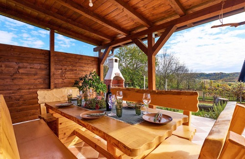 Pokupsko House | Charming Cottage with Pool by the River Kupa Near Pokupski