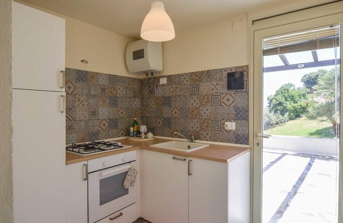 Brucoli House | Awesome home in Augusta with kitchen