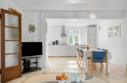 Bog By House | Top-Rated 2 Bedroom Stay in Bogø By with Spa & Breakfast