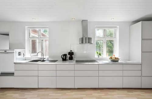 Bog By House | Top-Rated 2 Bedroom Stay in Bogø By with Spa & Breakfast