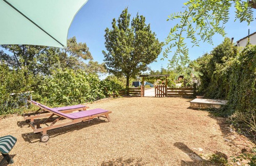 Bordezac House | Cozy 1 Bedroom Stay in Bordezac with Pool & Spa