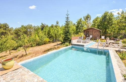Bordezac House | Cozy 1 Bedroom Stay in Bordezac with Pool & Spa