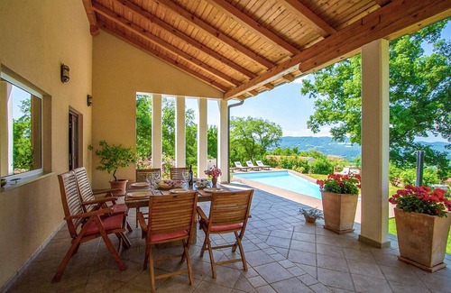 Sveti Martin House | Ideal Family Villa for Relaxation and Private Getaways