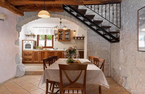 Buzet House | Relaxing 3 Bedroom Retreat with Pool in Buzet