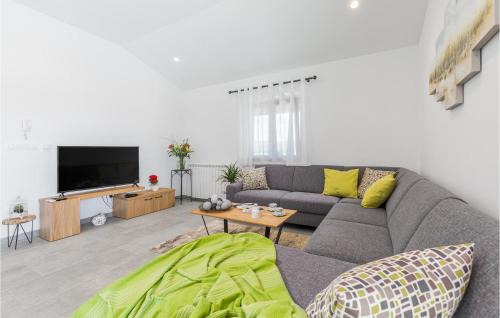 Sveti Donat House | Inviting Home in Buzet with Wifi, Pool & Pet Friendly