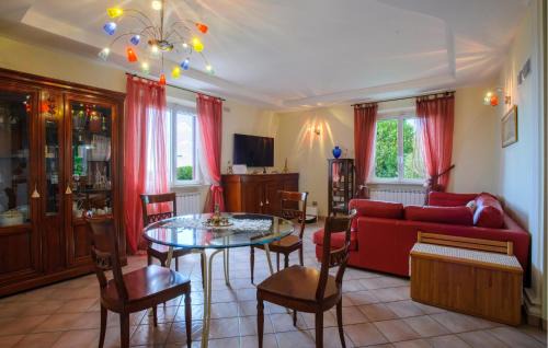 Trecastelli House | Prime Castel Colonna Di Mont Home with Wifi & Pool Access