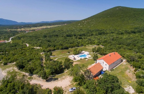 Cista Provo House | Inviting Home in Čista Provo with Private Heated Pool