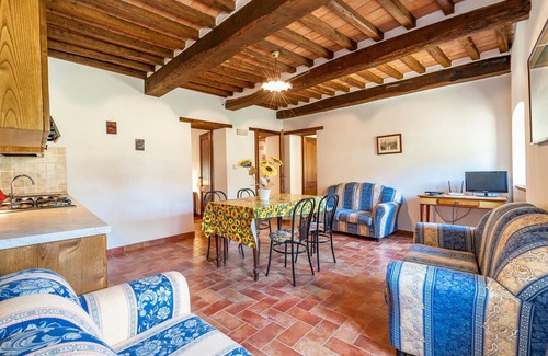 Pieve di Chio House | Spacious 10-Bedroom Getaway in Beautiful Cortona