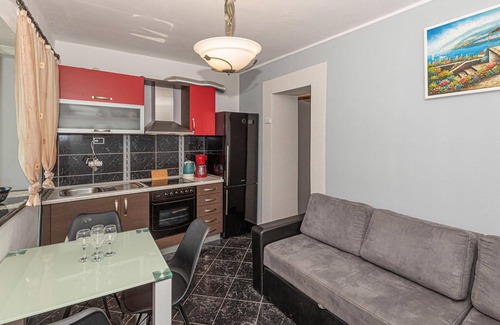Gornje Danilo House | Pet-Friendly 2 Bedroom Retreat with Ocean Views in Danilo