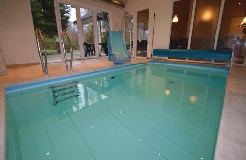 Dannemare House | Pet Friendly Getaway in Dannemare with Kitchen & Pool