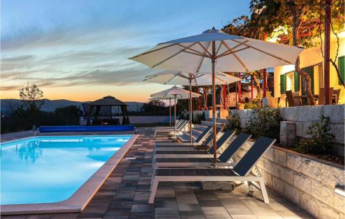 Dicmo House | Delightful Home in Dicmo Prisoje with Pool & Family-Friendly