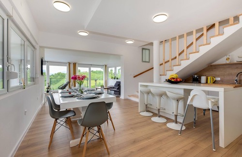 Breznik Plesivicki House | Relaxing Vacation Home with Pool Near Zumberak Nature Park