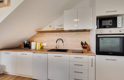 Breznik Plesivicki House | Relaxing Vacation Home with Pool Near Zumberak Nature Park