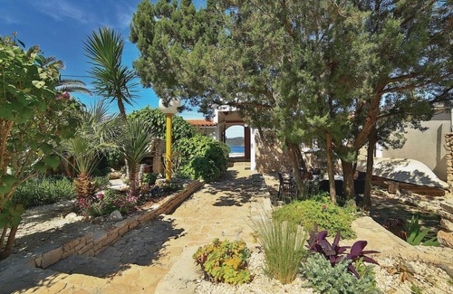 Drvenik Mali House | Discover 3 Bedroom Getaway in Drvenik Mali with Ocean View