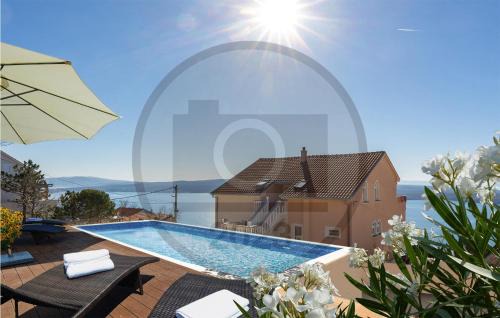Klanfari Apartment | Pet Friendly Retreat in Dramalj with Wifi & Pool Access