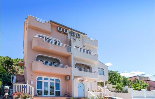 Klanfari Apartment | Pet Friendly Retreat in Dramalj with Wifi & Pool Access