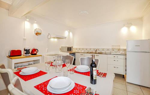 Dun House | Inviting Home in Dun with Pool and Pet-Friendly Amenities