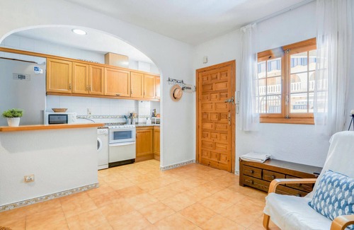 Els Arenals del Sol House | Welcoming Cottage Near Sandy Beach with Shared Pool Access