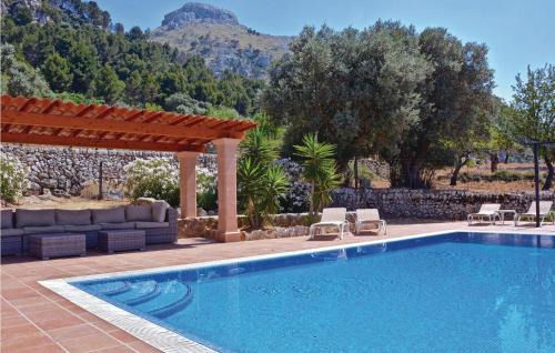 Estellencs House | Beautiful 6 Bedroom Home in Estellencs with Pool Access