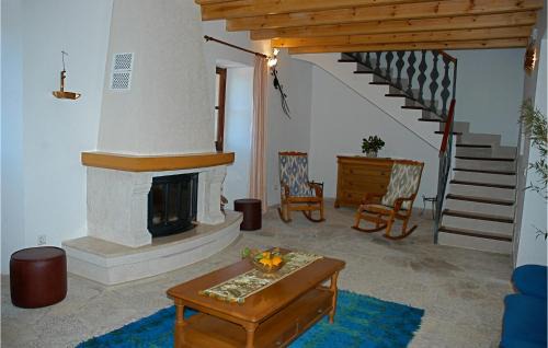 Estellencs House | Beautiful 6 Bedroom Home in Estellencs with Pool Access
