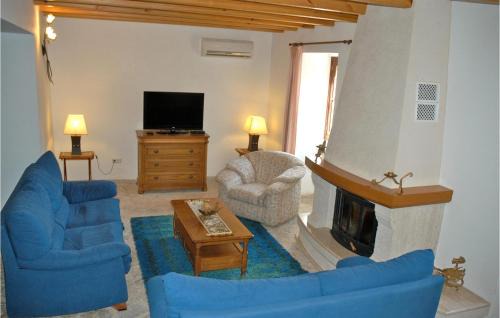 Estellencs House | Beautiful 6 Bedroom Home in Estellencs with Pool Access