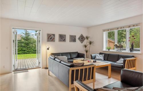 Farvang House | Cozy Retreat in Frvang with Kitchen and Family-Friendly Amenities