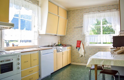 Fitjar House | Scenic Cottage with Fjord View and Family-Friendly Amenities