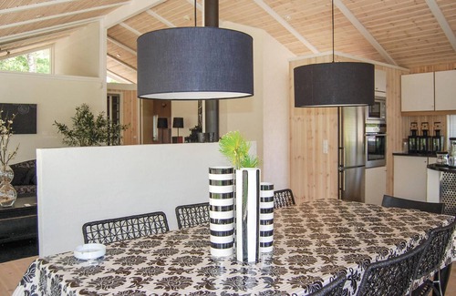 Grena Strand House | Family-Friendly 3 Bedroom Retreat with Oceanfront Views