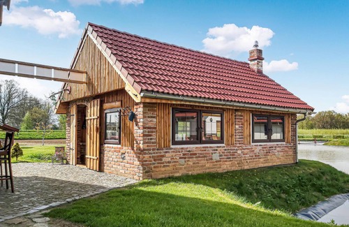 Chlebowo House | Cozy 1 Bedroom Retreat in Gubin with Lake View Amenities