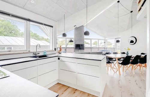 Kelstrup House | Eco-Friendly Vacation Home with Ocean and Lake Views