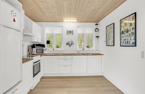 Kelstrup House | Spacious 4-Bedroom Retreat with Oceanfront Views in Haderslev