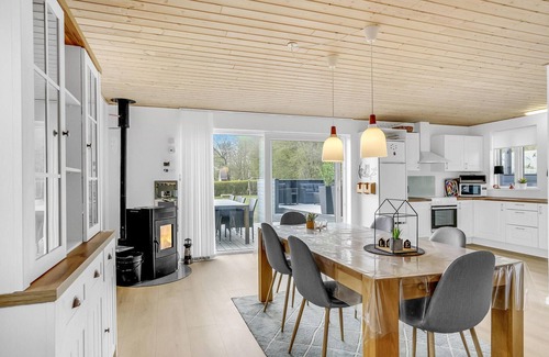 Kelstrup House | Spacious 4-Bedroom Retreat with Oceanfront Views in Haderslev