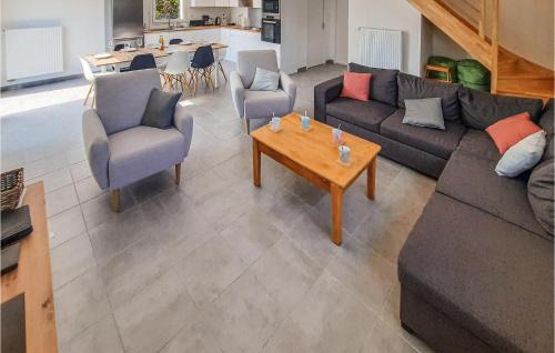 Hirel House | Family-Friendly Getaway in Hirel with Free Wifi