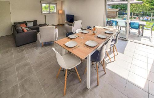 Hirel House | Family-Friendly Getaway in Hirel with Free Wifi
