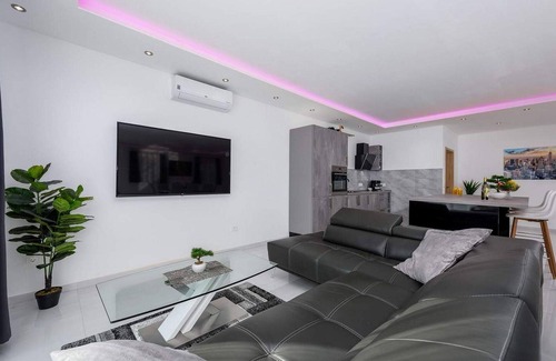Sveti Petar u Sumi House | Modern Villa Bella: Poolside Retreat in Central Istria