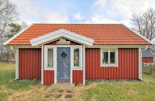 Hylte Municipality House | Experience Relaxation at Solbacken with Lake Views & Spa