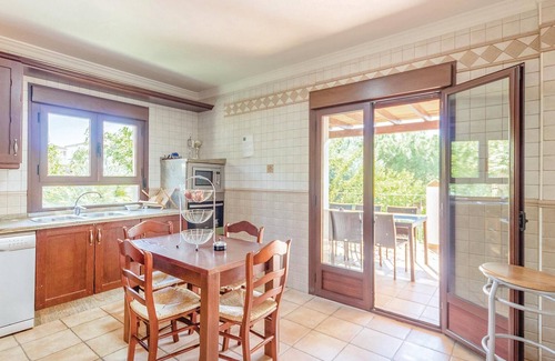 Iznajar House | Spacious 4 Bedroom Retreat with Pool in Iznájar