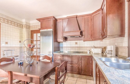 Iznajar House | Spacious 4 Bedroom Retreat with Pool in Iznájar