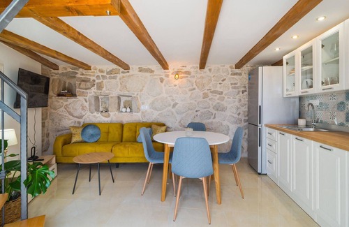Jesenice House | Exceptional 3-Bedroom Retreat with Ocean Views in Jesenice